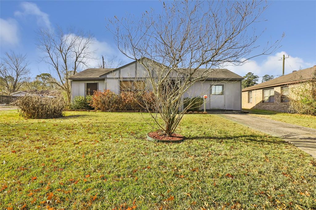 2003 Texoma Street, Baytown, TX 77520