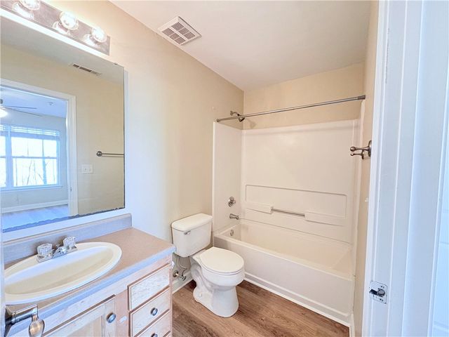 501 Harts Cove Way, Seneca, SC 29678