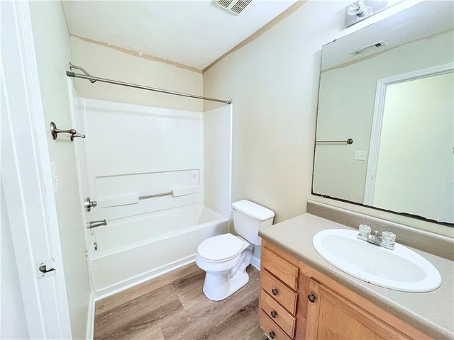 501 Harts Cove Way, Seneca, SC 29678