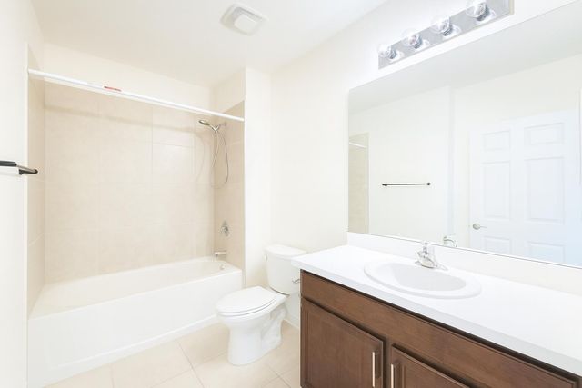 2220 NE 5th Avenue, Cape Coral, FL 33909