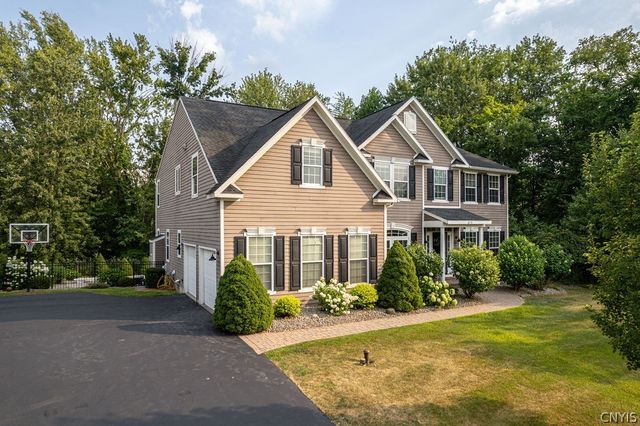 8278 Luchsinger Lane, Lysander, NY 13027