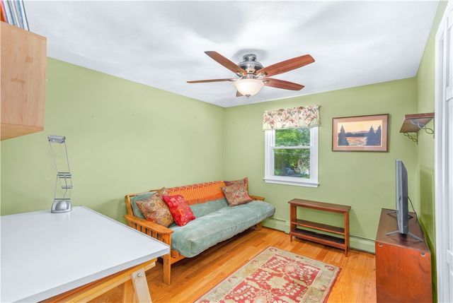 82 Hope Road, Cranston, RI 02921