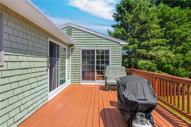 82 Hope Road, Cranston, RI 02921
