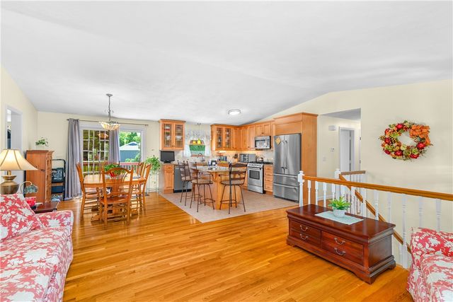 82 Hope Road, Cranston, RI 02921