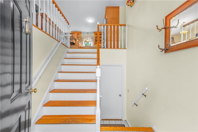 82 Hope Road, Cranston, RI 02921