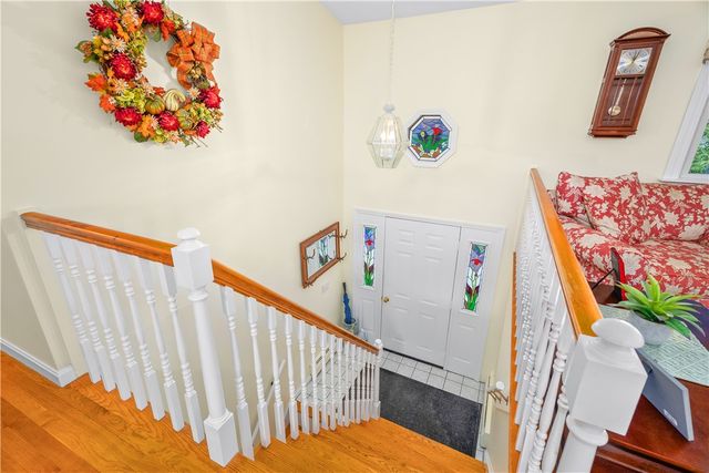 82 Hope Road, Cranston, RI 02921