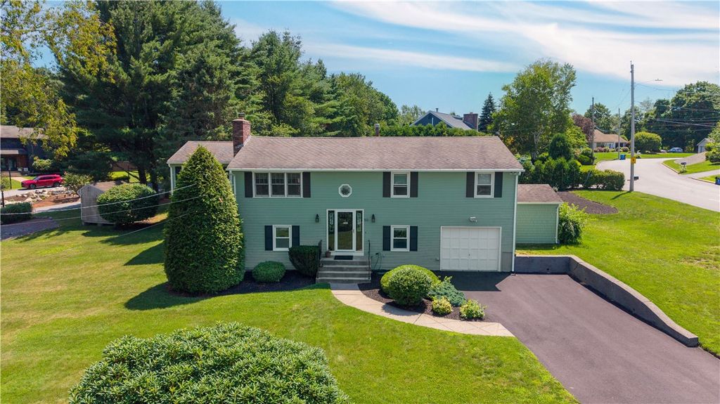 82 Hope Road, Cranston, RI 02921