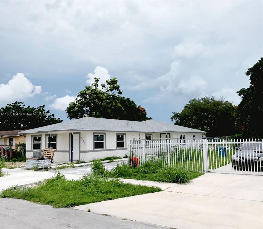 11911 SW 213, Miami, FL 33177