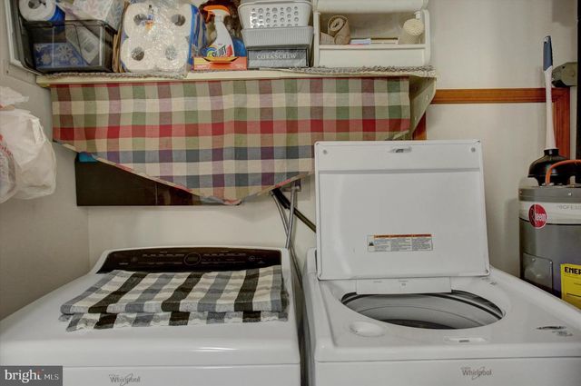 1077 PROGRESS RD, Chambersburg, PA 17201