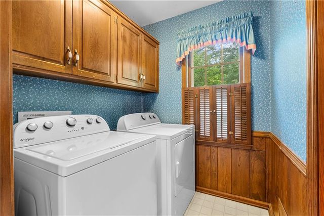 12818 Oakmont Drive, Kansas City, MO 64145