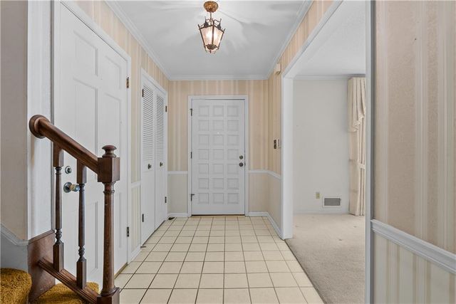 12818 Oakmont Drive, Kansas City, MO 64145
