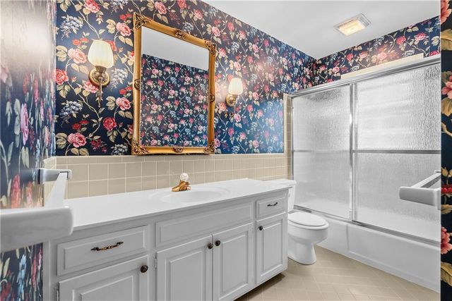 12818 Oakmont Drive, Kansas City, MO 64145