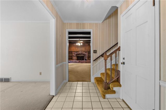 12818 Oakmont Drive, Kansas City, MO 64145