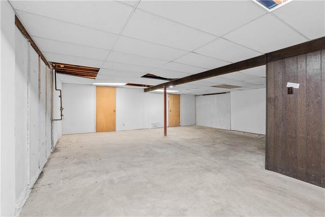 12818 Oakmont Drive, Kansas City, MO 64145