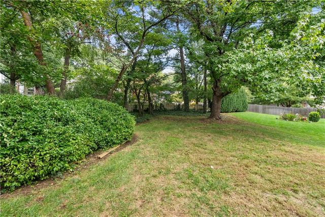 12818 Oakmont Drive, Kansas City, MO 64145