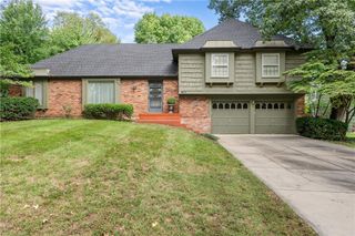 12818 Oakmont Drive, Kansas City, MO 64145