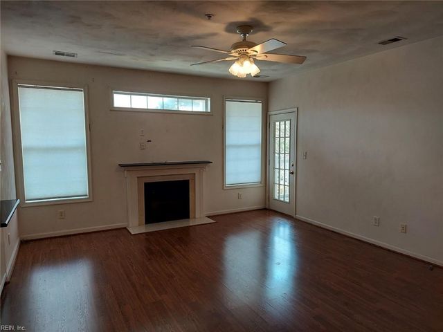 1061 Grand Oak LN, Virginia Beach, VA 23455