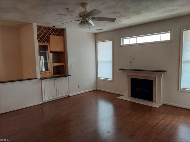 1061 Grand Oak LN, Virginia Beach, VA 23455