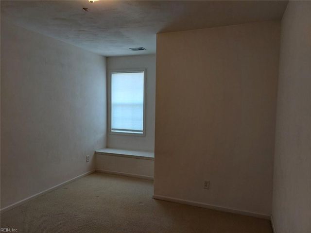 1061 Grand Oak LN, Virginia Beach, VA 23455
