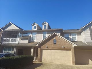 1061 Grand Oak LN, Virginia Beach, VA 23455