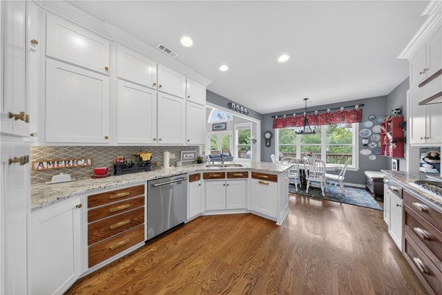 222 El Contento Drive, Bentonville, AR 72712