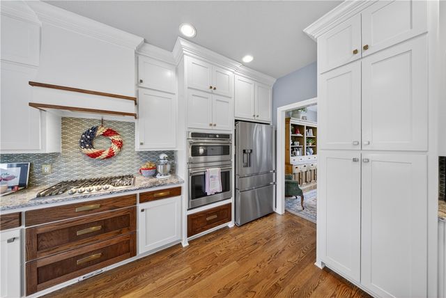 222 El Contento Drive, Bentonville, AR 72712
