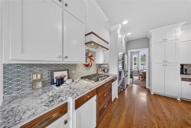 222 El Contento Drive, Bentonville, AR 72712