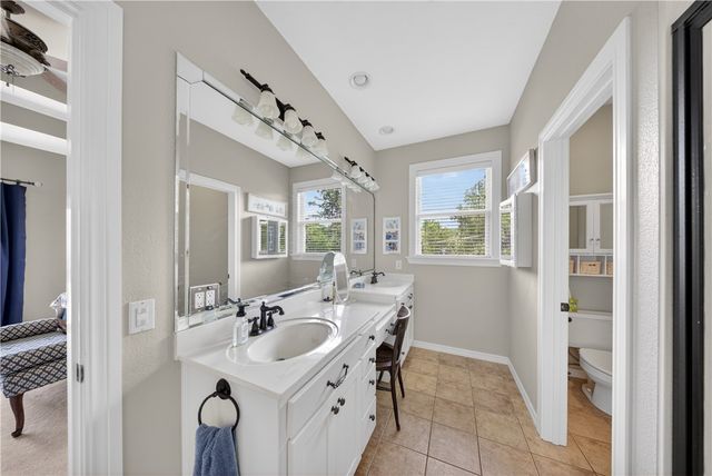 222 El Contento Drive, Bentonville, AR 72712