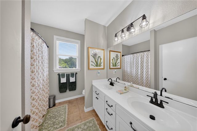 222 El Contento Drive, Bentonville, AR 72712