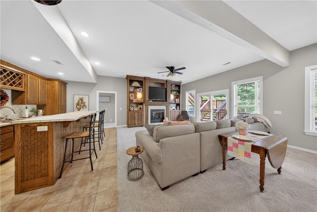 222 El Contento Drive, Bentonville, AR 72712