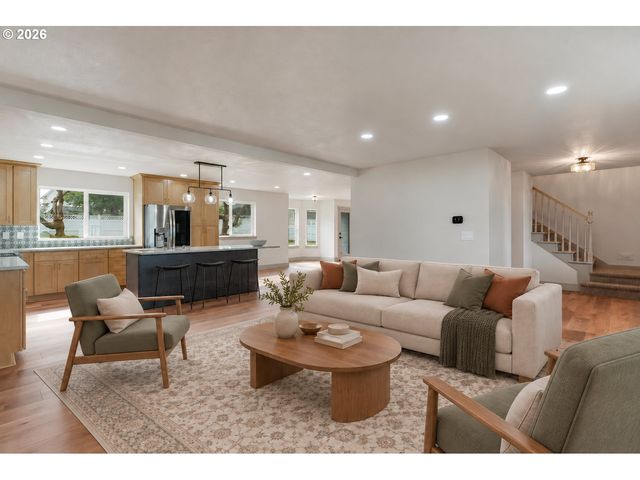 2770 FOXHAVEN Dr Se, Salem, OR 97306