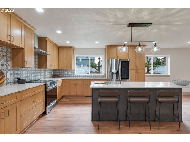 2770 FOXHAVEN Dr Se, Salem, OR 97306