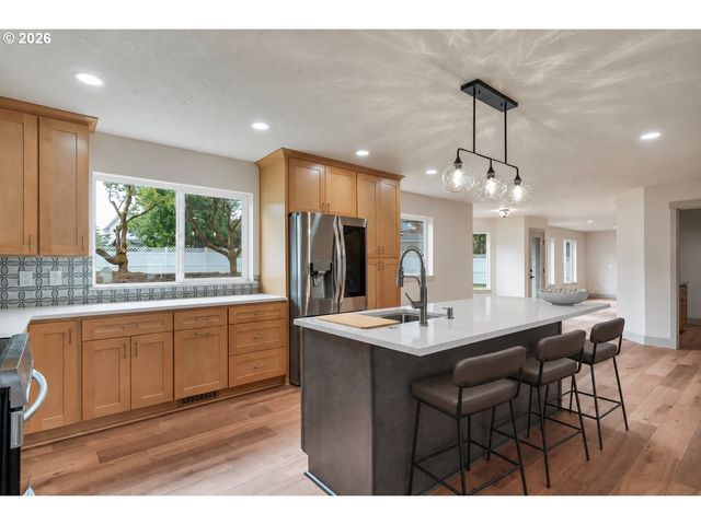 2770 FOXHAVEN Dr Se, Salem, OR 97306