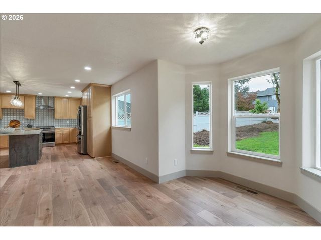 2770 FOXHAVEN Dr Se, Salem, OR 97306