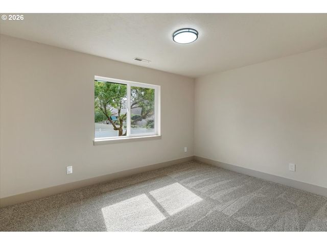 2770 FOXHAVEN Dr Se, Salem, OR 97306