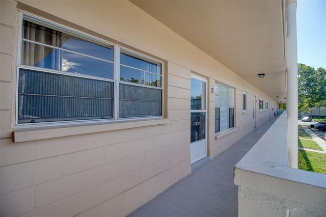 2436 RHODESIAN DRIVE 32, Clearwater, FL 33763