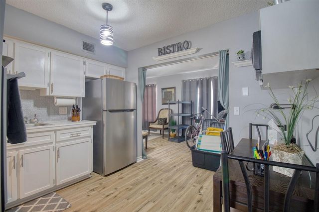 2436 RHODESIAN DRIVE 32, Clearwater, FL 33763