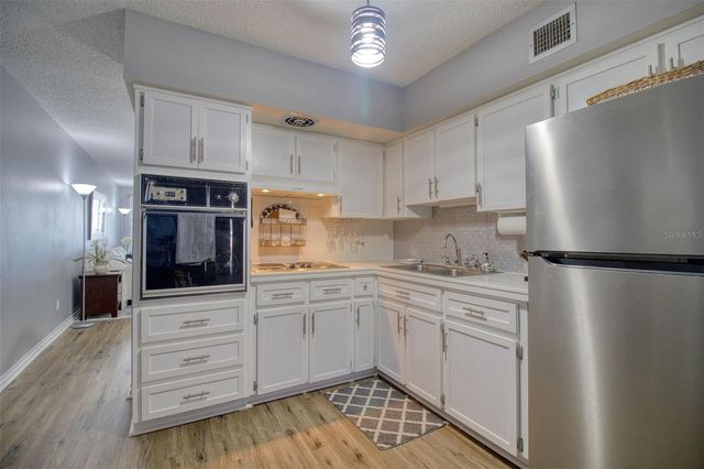 2436 RHODESIAN DRIVE 32, Clearwater, FL 33763