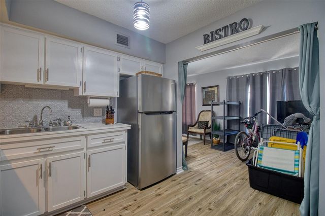 2436 RHODESIAN DRIVE 32, Clearwater, FL 33763