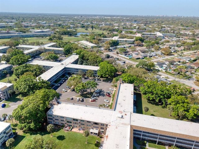 2436 RHODESIAN DRIVE 32, Clearwater, FL 33763