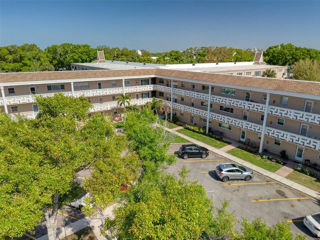 2436 RHODESIAN DRIVE 32, Clearwater, FL 33763