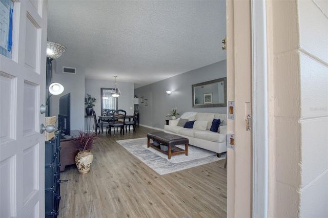 2436 RHODESIAN DRIVE 32, Clearwater, FL 33763