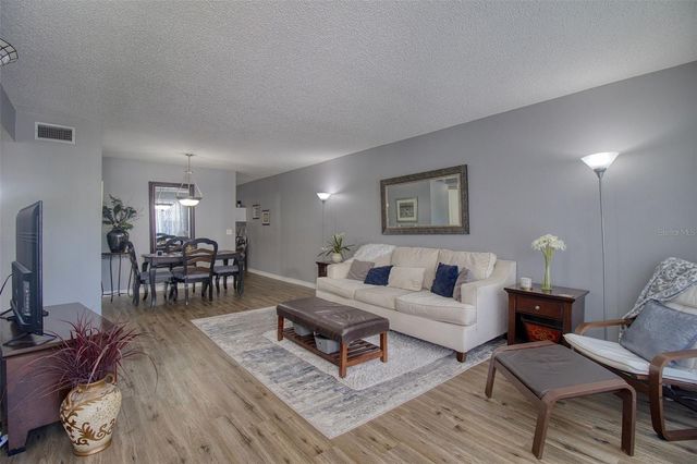 2436 RHODESIAN DRIVE 32, Clearwater, FL 33763