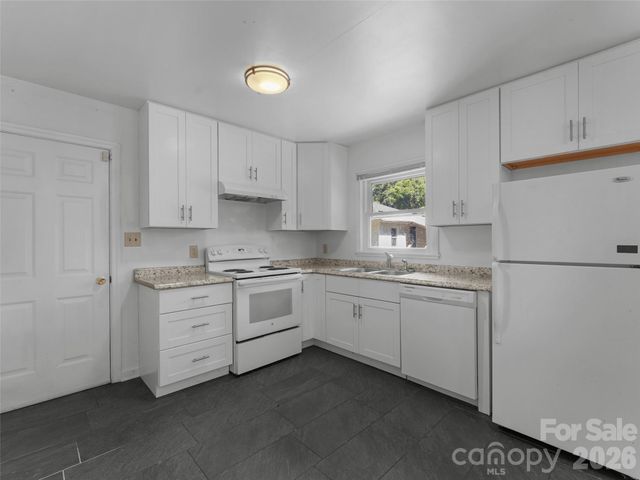 116 Candler School Road, Candler, NC 28715