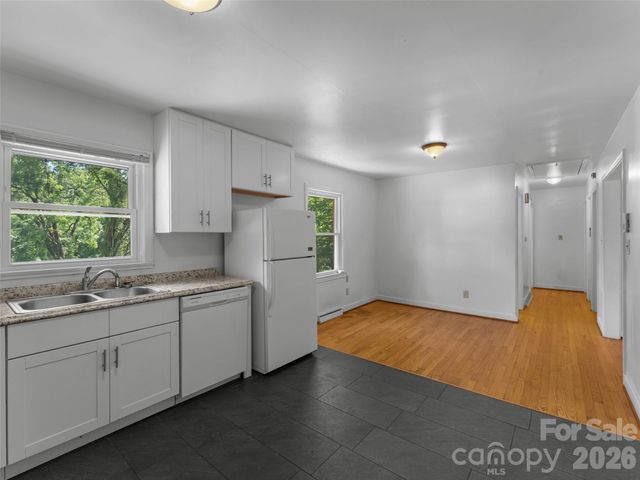 116 Candler School Road, Candler, NC 28715