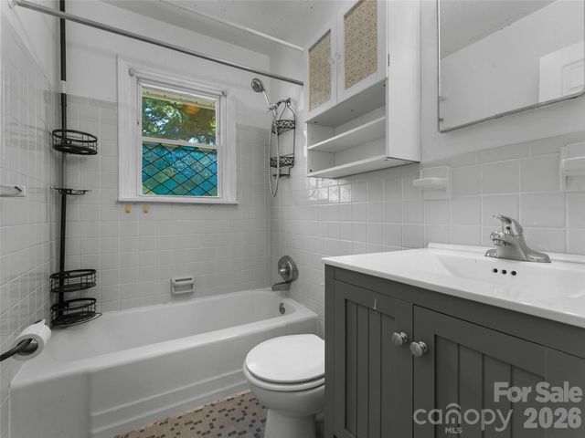116 Candler School Road, Candler, NC 28715