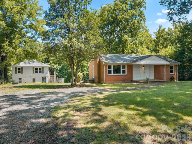 116 Candler School Road, Candler, NC 28715