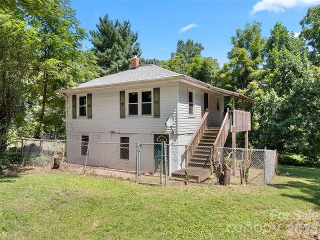 116 Candler School Road, Candler, NC 28715
