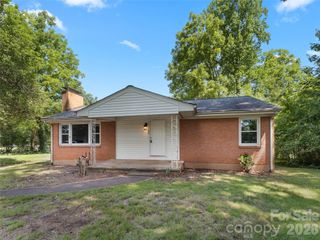 116 Candler School Road, Candler, NC 28715