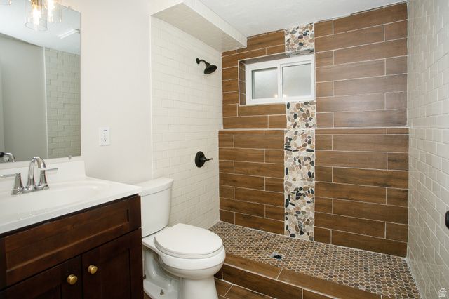 5956 W JARGON CIR, Kearns, UT 84118